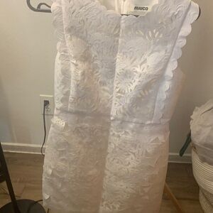 White Sleeveless Lace Dress